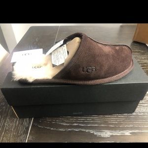 NWT- UGG Men Slippers